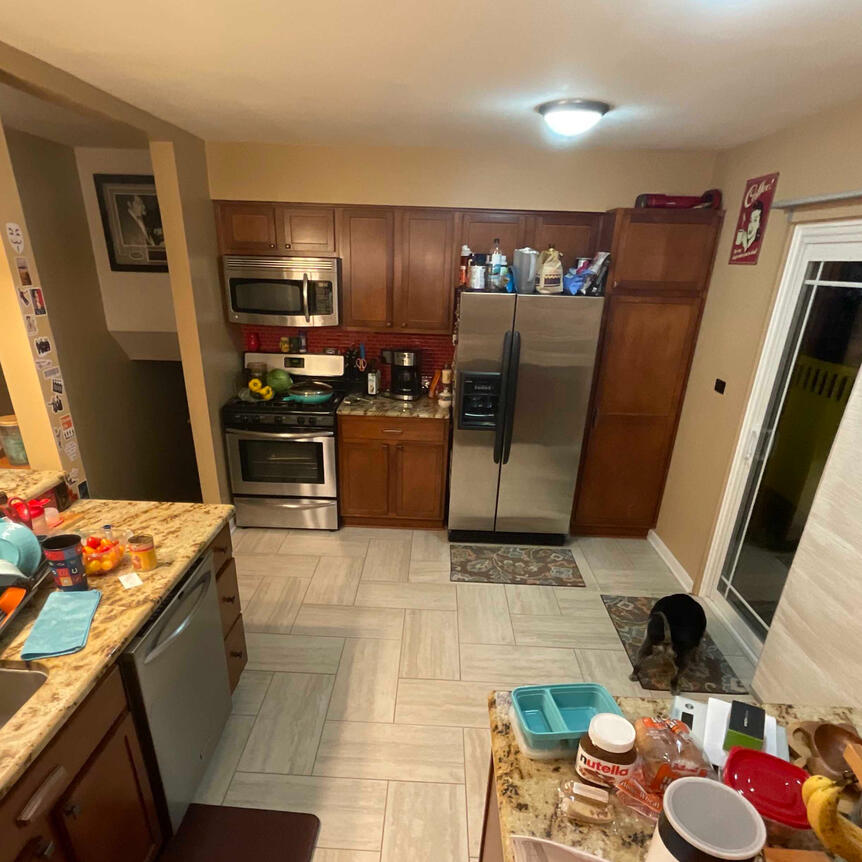 Kitchen 1 Before Cabinet Refacing.